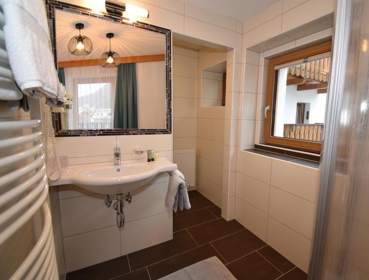 Haus Hubertus Apartment Galtur Bagian luar foto