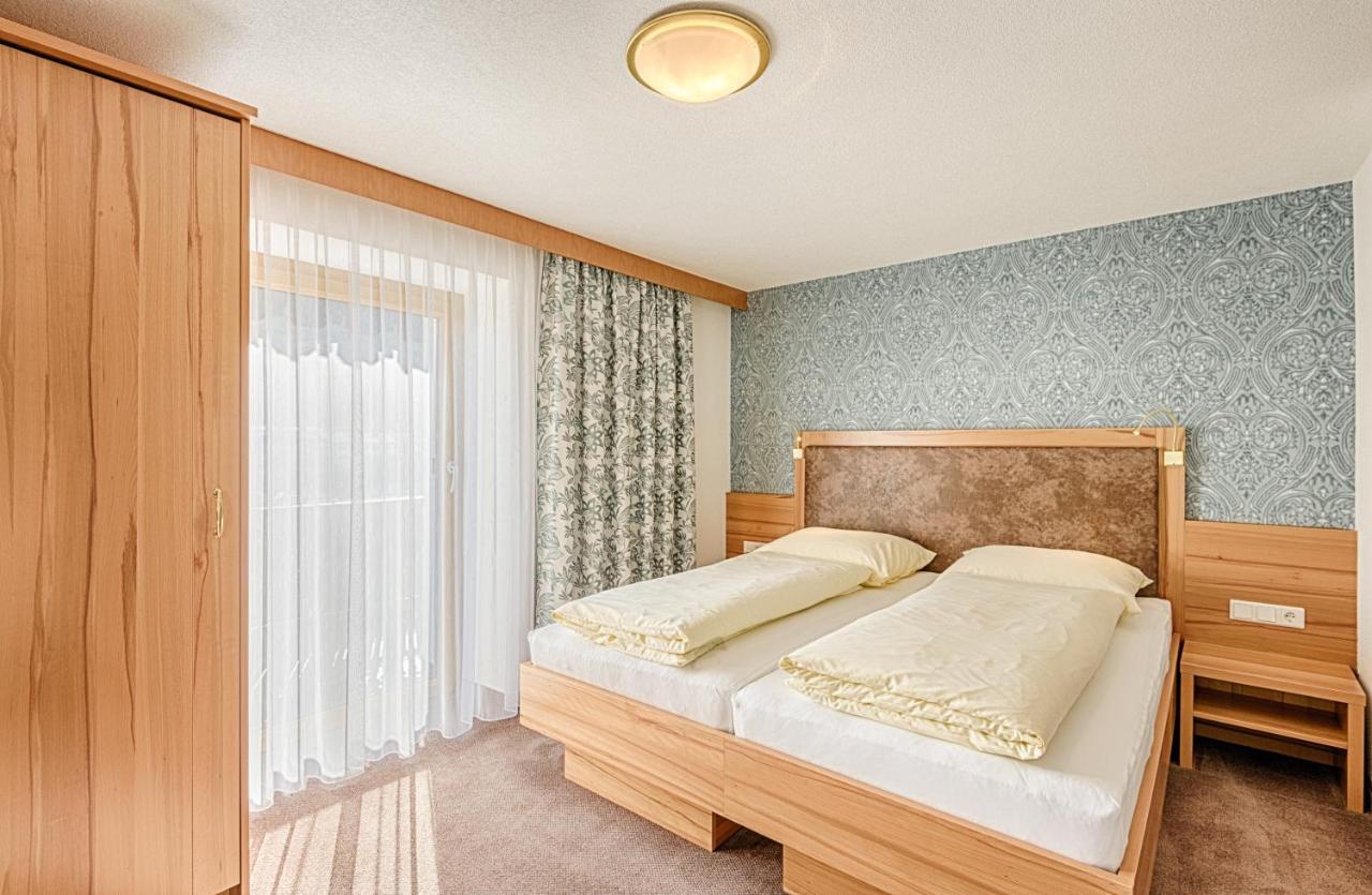 Haus Hubertus Apartment Galtur Bagian luar foto