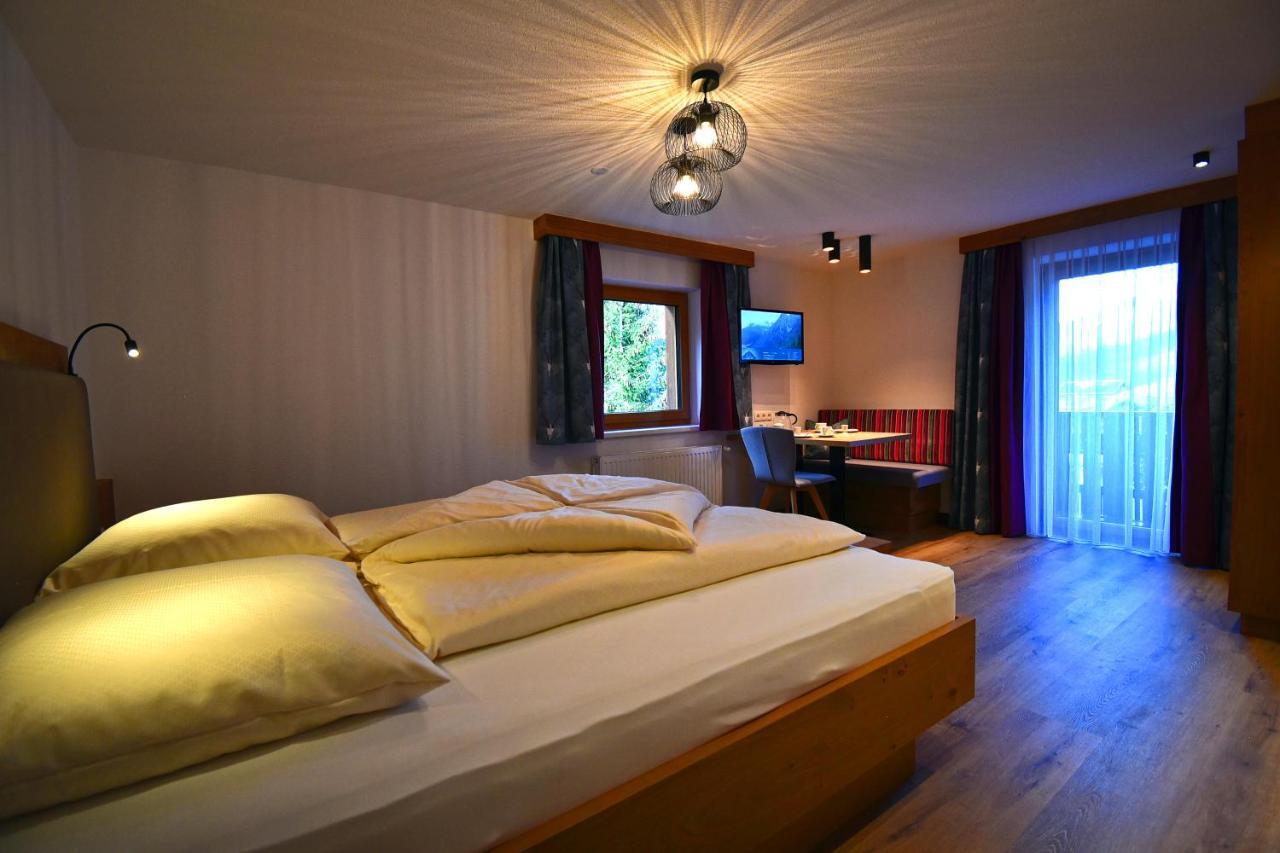 Haus Hubertus Apartment Galtur Bagian luar foto