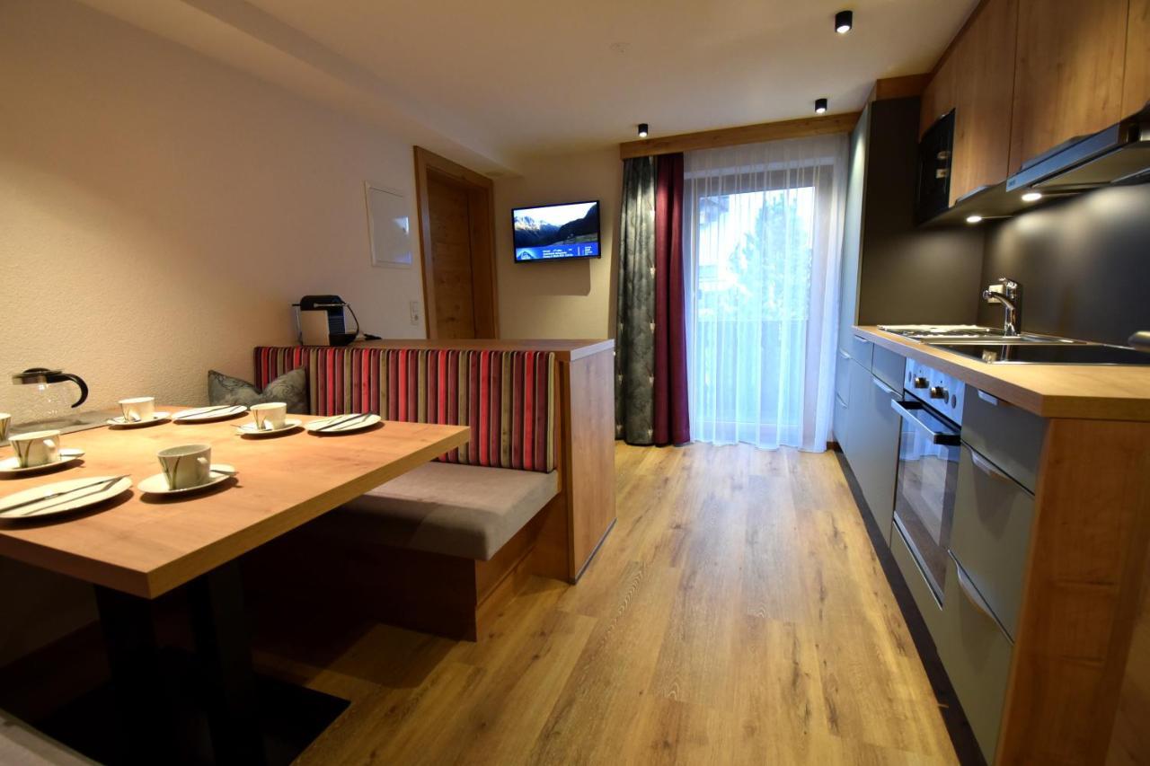 Haus Hubertus Apartment Galtur Bagian luar foto
