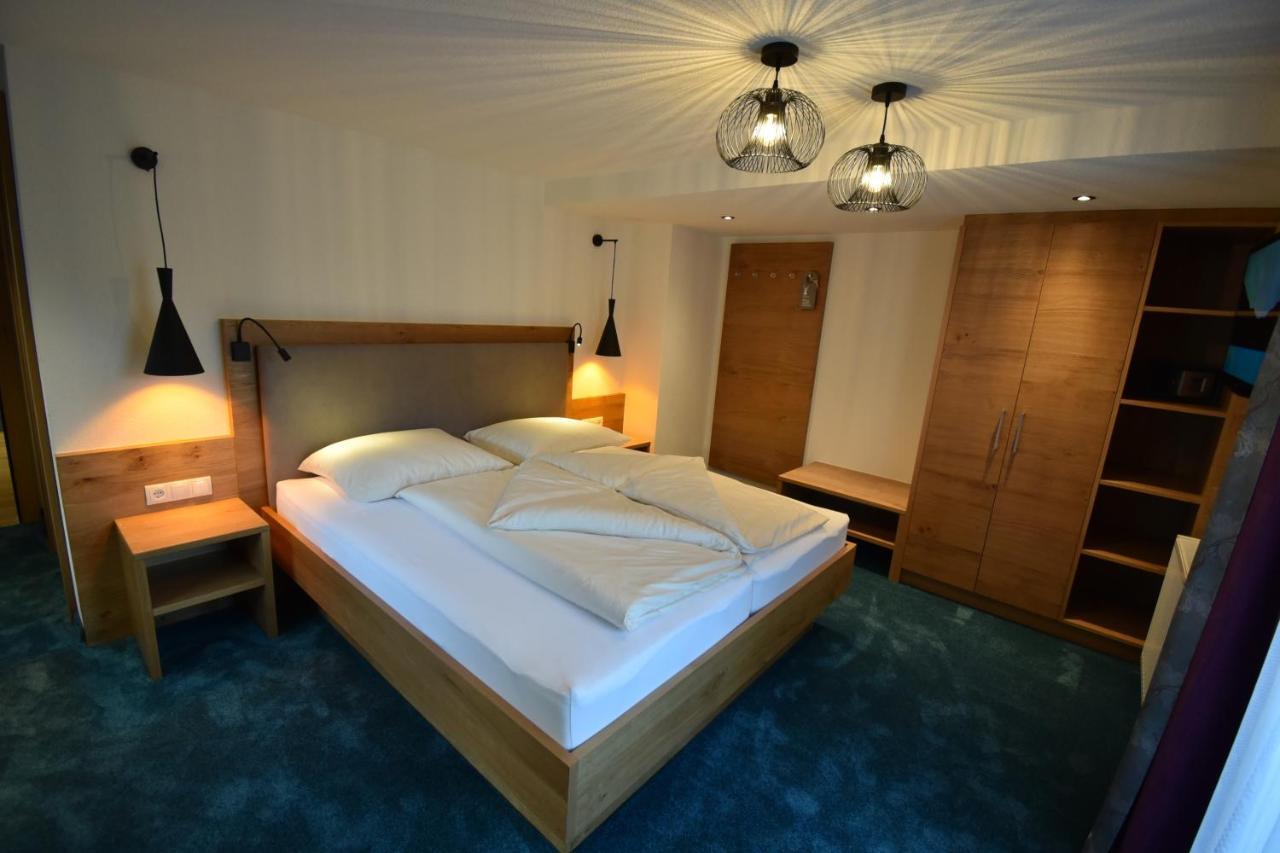 Haus Hubertus Apartment Galtur Bagian luar foto